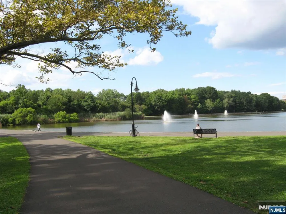 9060 Palisade Avenue 811 North Bergen, NJ 07047