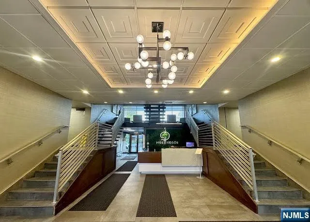 9060 Palisade Avenue 811 North Bergen, NJ 07047
