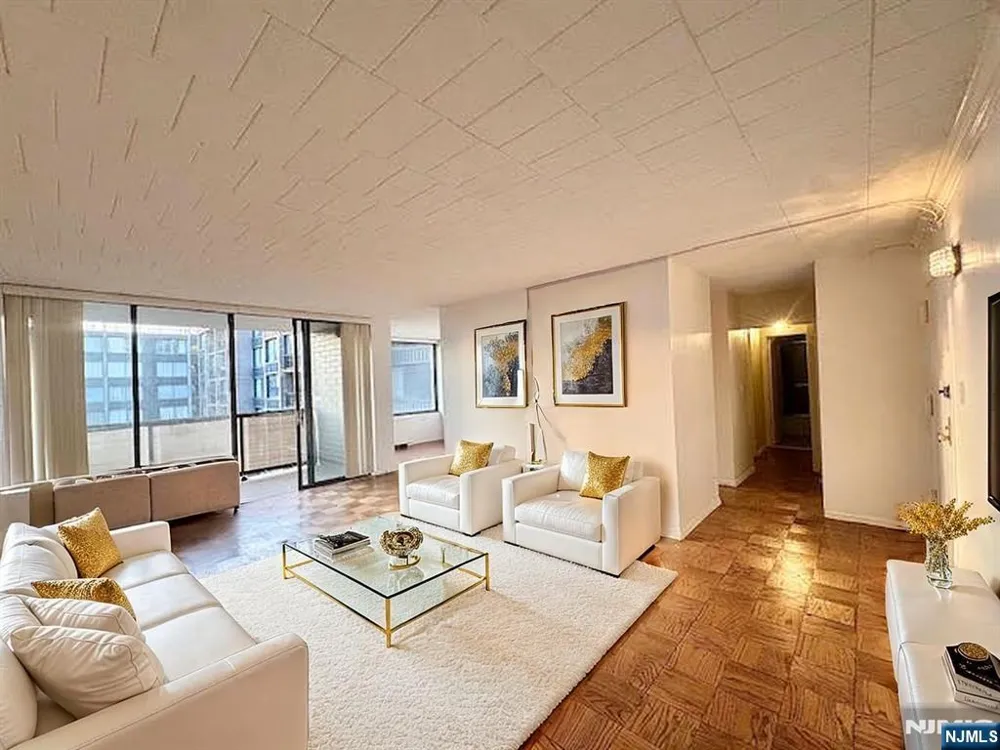 9060 Palisade Avenue 811 North Bergen, NJ 07047