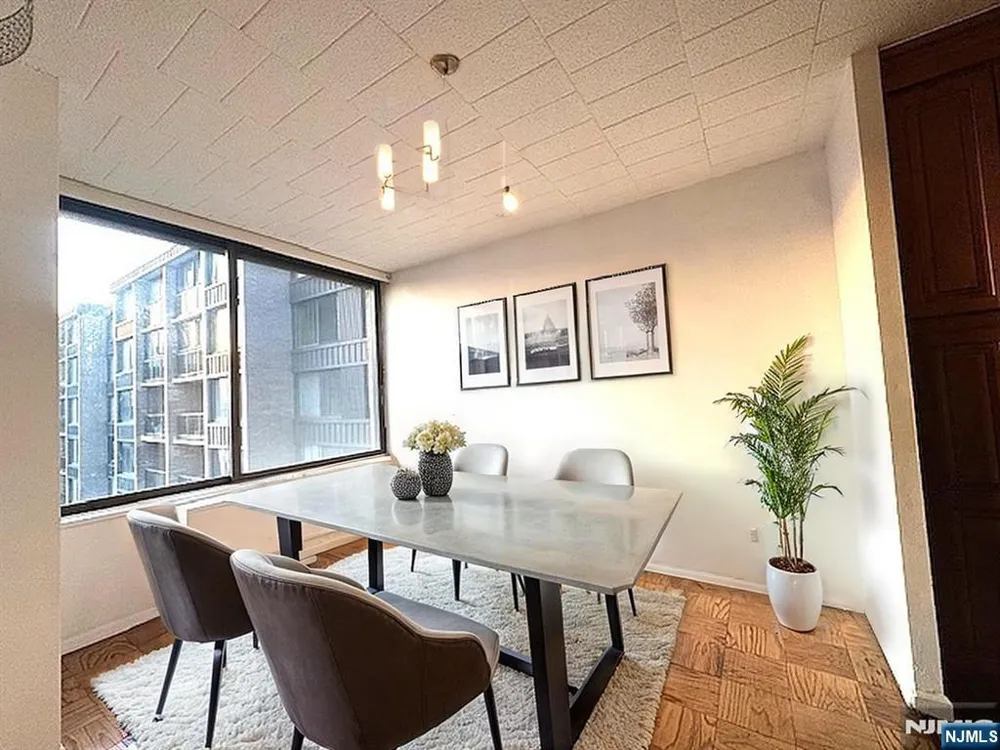 9060 Palisade Avenue 811 North Bergen, NJ 07047