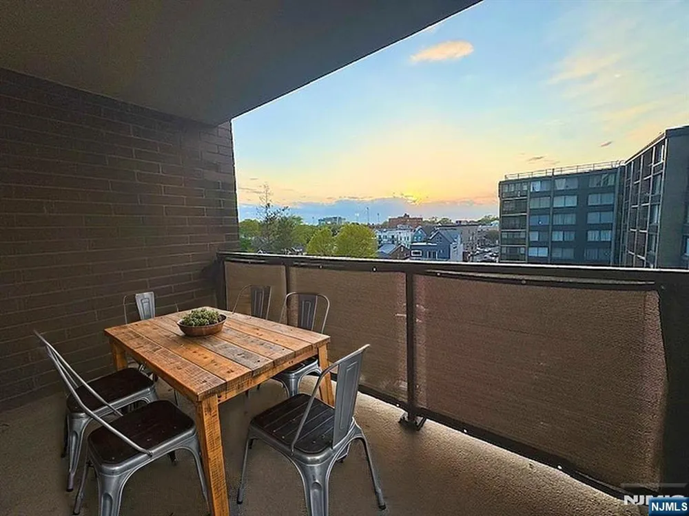 9060 Palisade Avenue 811 North Bergen, NJ 07047