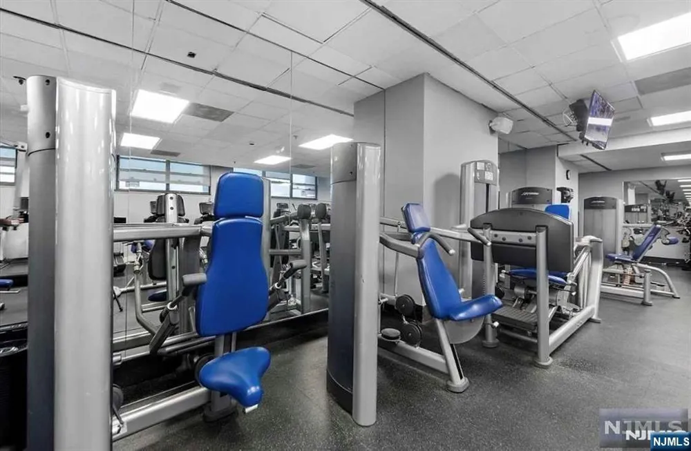7000 Boulevard East Boulevard 49I Guttenberg, NJ 07093