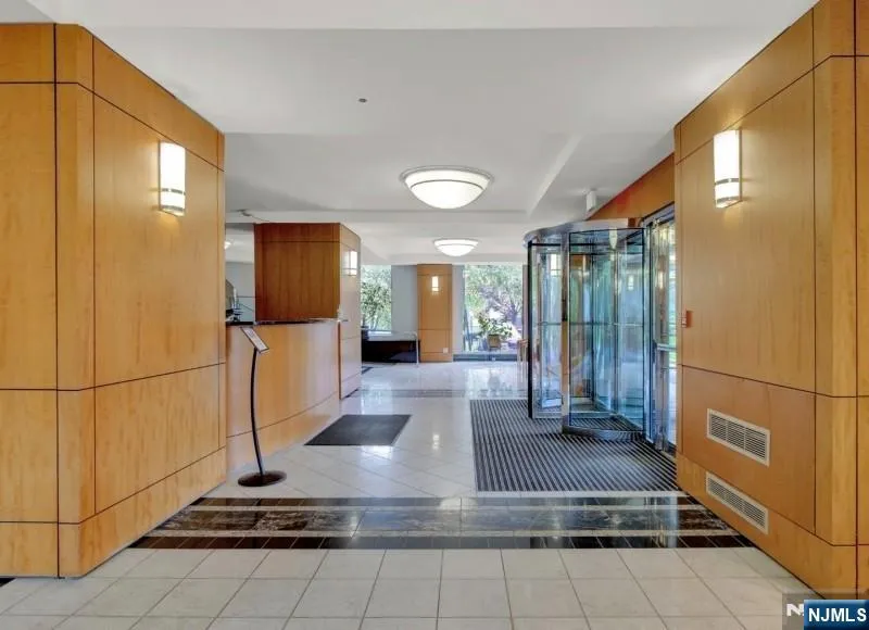 377 S Harrison Street 15D East Orange, NJ 07018