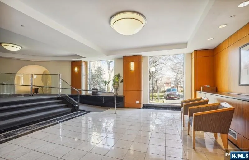377 S Harrison Street 15D East Orange, NJ 07018