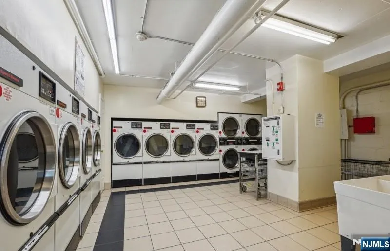 377 S Harrison Street 15D East Orange, NJ 07018