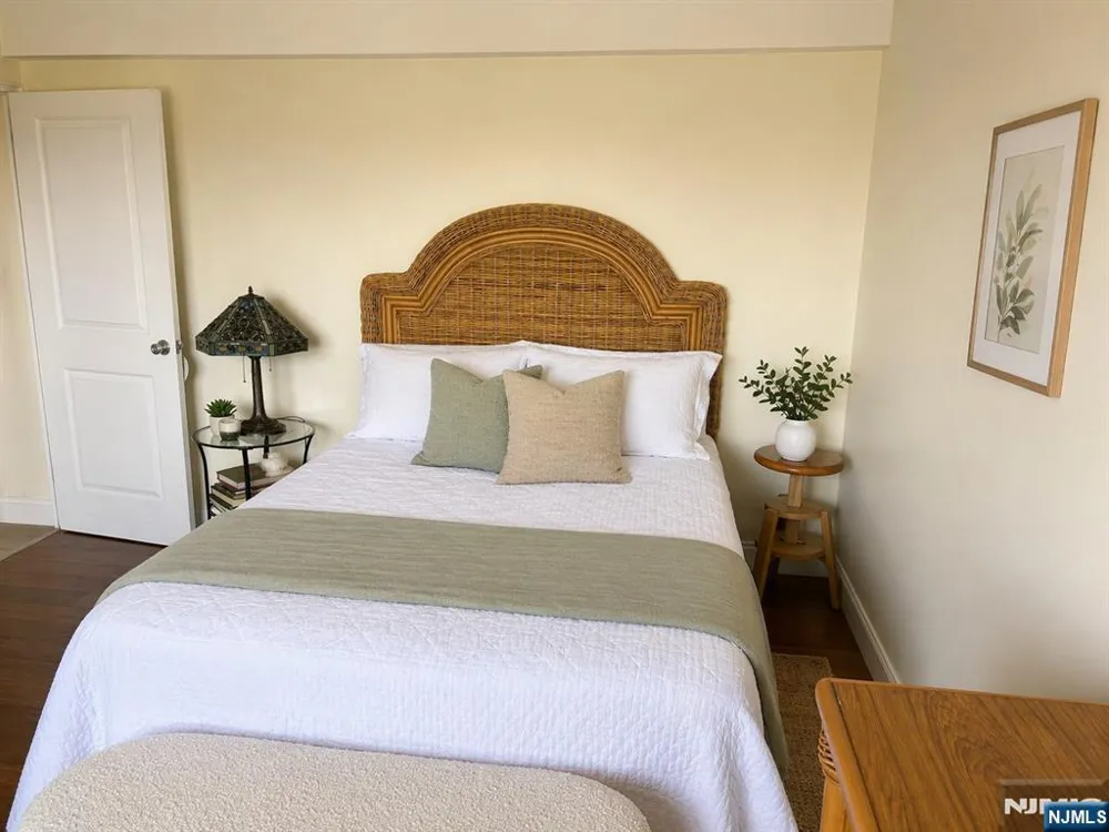 377 S Harrison Street 15D East Orange, NJ 07018