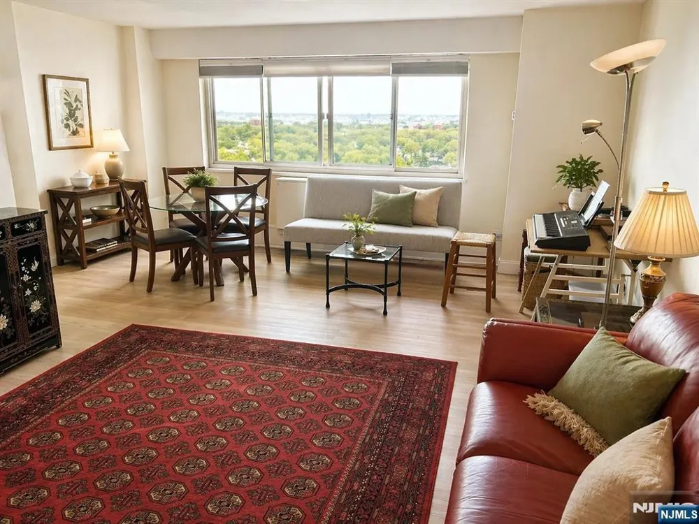 377 S Harrison Street 15D East Orange, NJ 07018