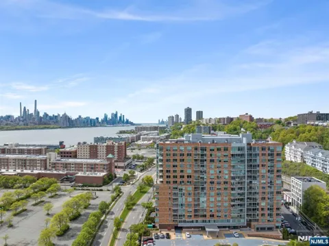 310 Hudson Park 310