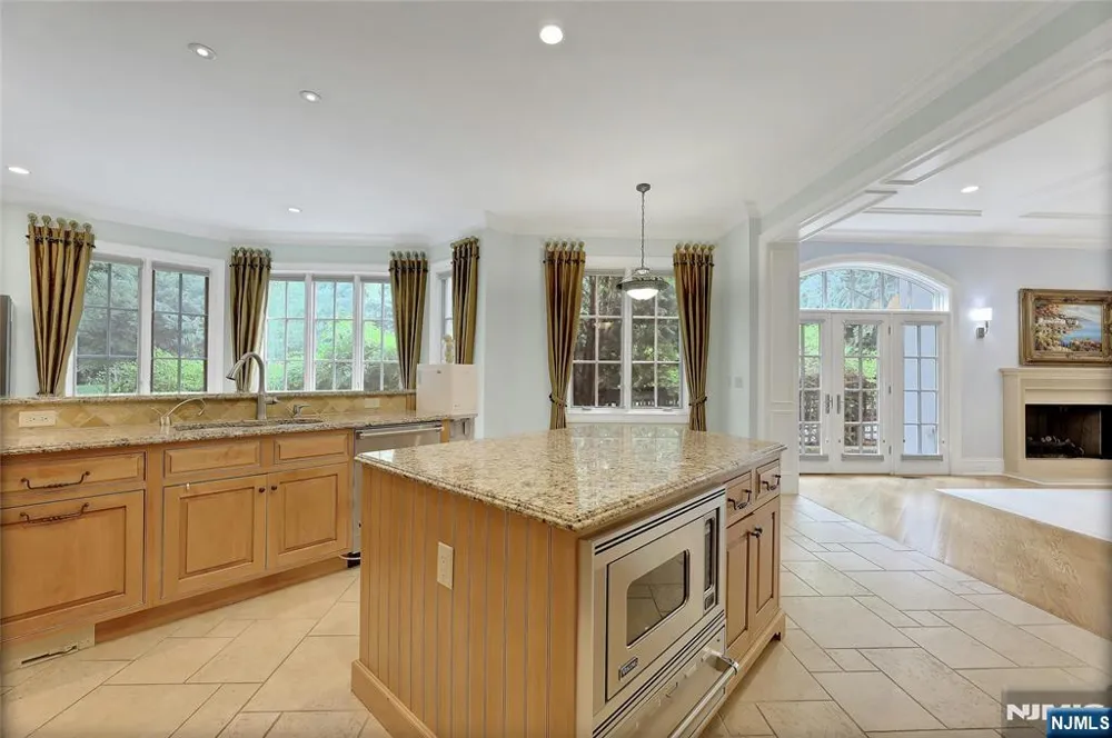 414 Bellaire Drive Demarest, NJ 07627