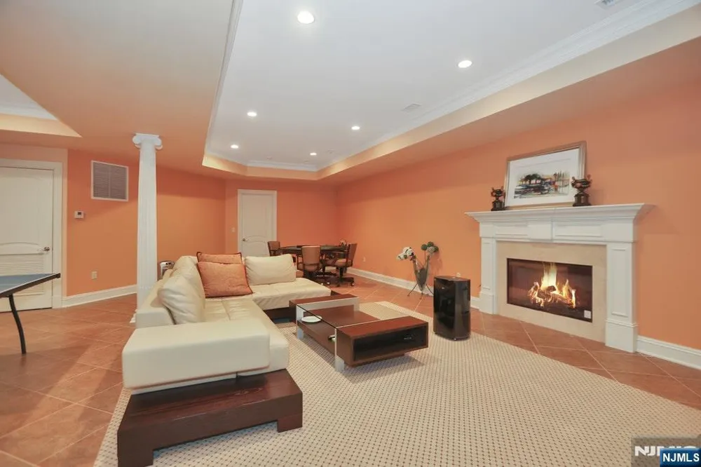 414 Bellaire Drive Demarest, NJ 07627