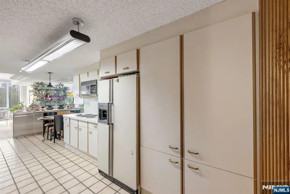 1360 Hamburg Turnpike 409 Wayne, NJ 07470