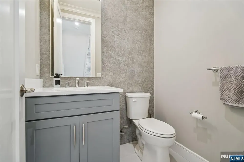 305 8th Street 2 Fairview, NJ 07022