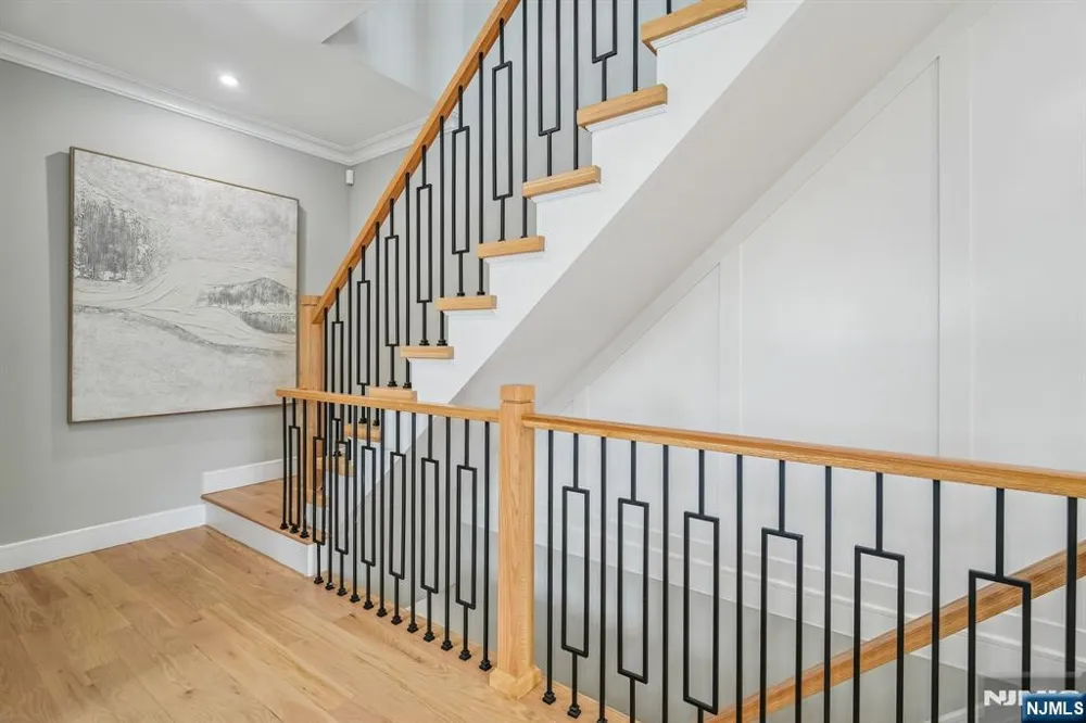 305 8th Street 2 Fairview, NJ 07022