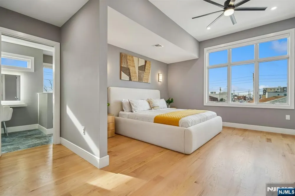 305 8th Street 2 Fairview, NJ 07022