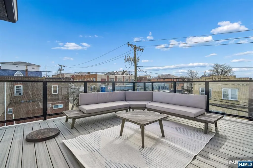 305 8th Street 2 Fairview, NJ 07022