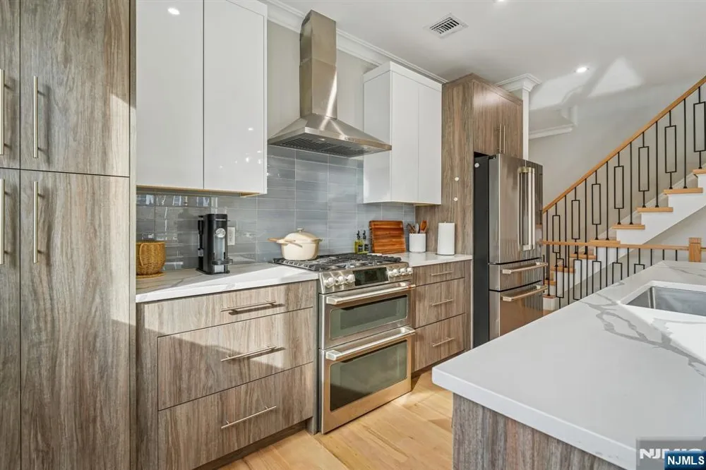 305 8th Street 2 Fairview, NJ 07022