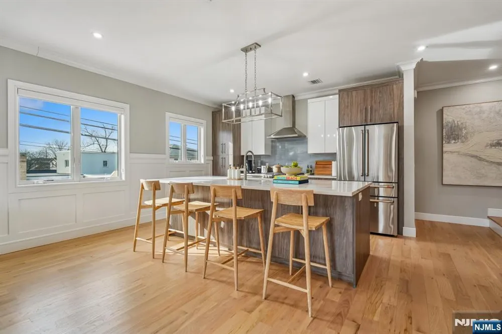 305 8th Street 2 Fairview, NJ 07022