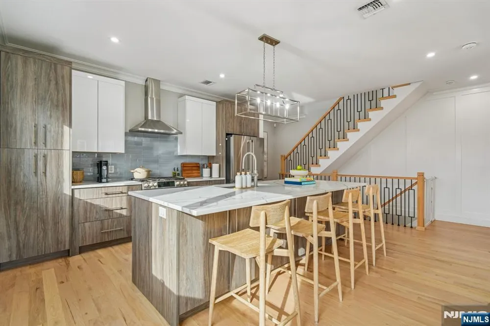 305 8th Street 2 Fairview, NJ 07022