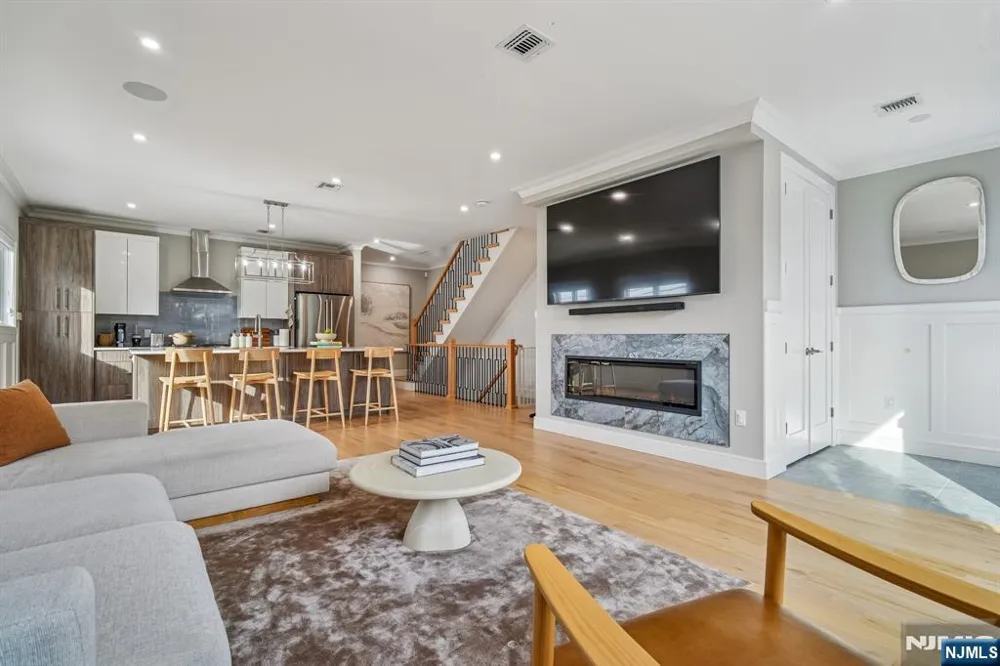 305 8th Street 2 Fairview, NJ 07022