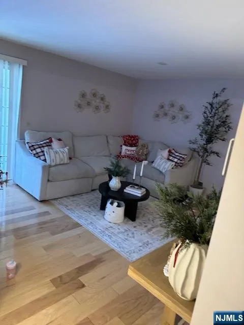 1048 Ash Mahwah, NJ 07430