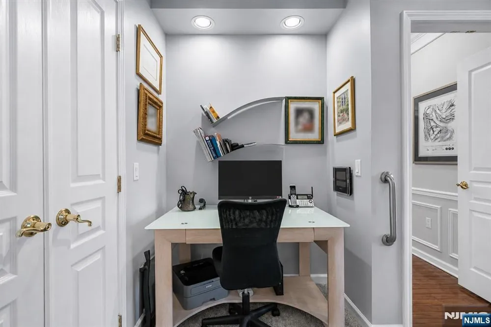 10402 Warrens Way TOP FLOOR RENOV Wanaque, NJ 07465