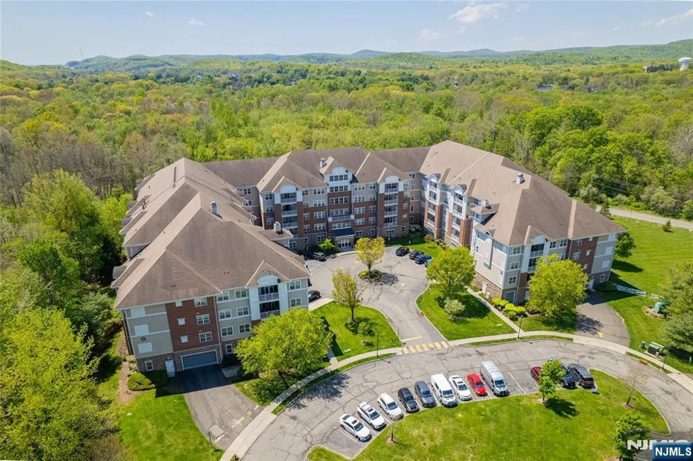 10402 Warrens Way TOP FLOOR RENOV Wanaque, NJ 07465