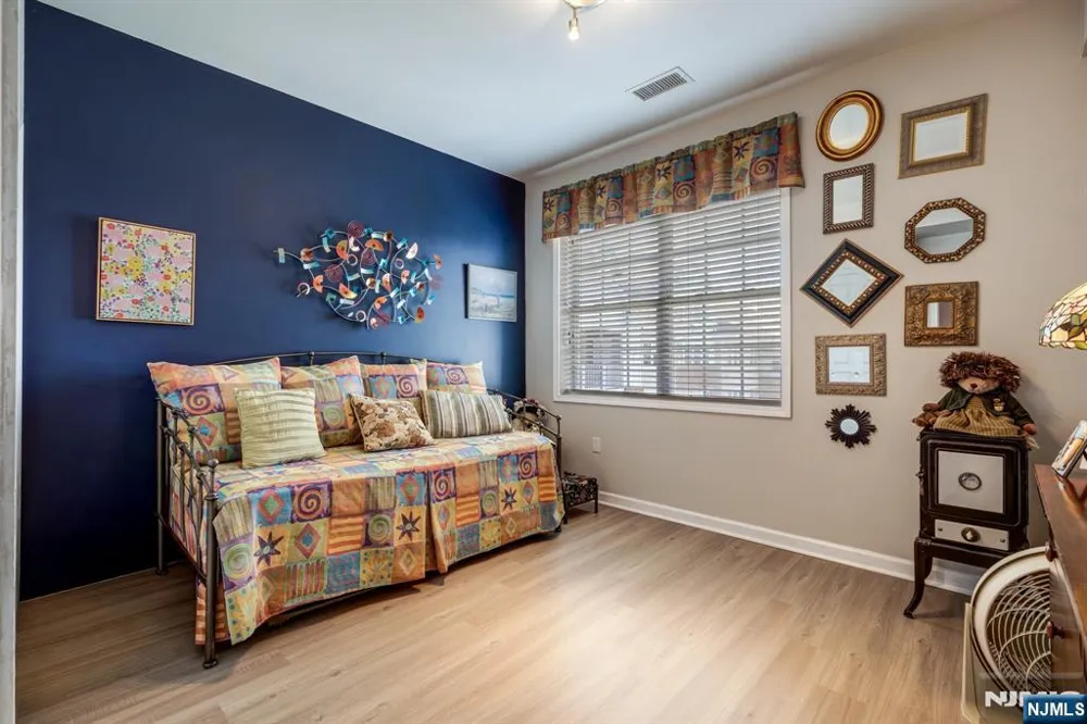 10402 Warrens Way TOP FLOOR RENOV Wanaque, NJ 07465