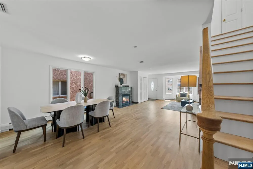 433 1st Street B Palisades Park, NJ 07650