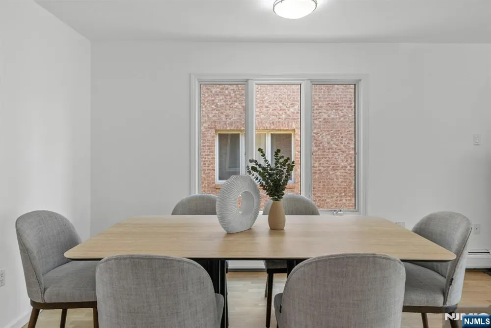 433 1st Street B Palisades Park, NJ 07650