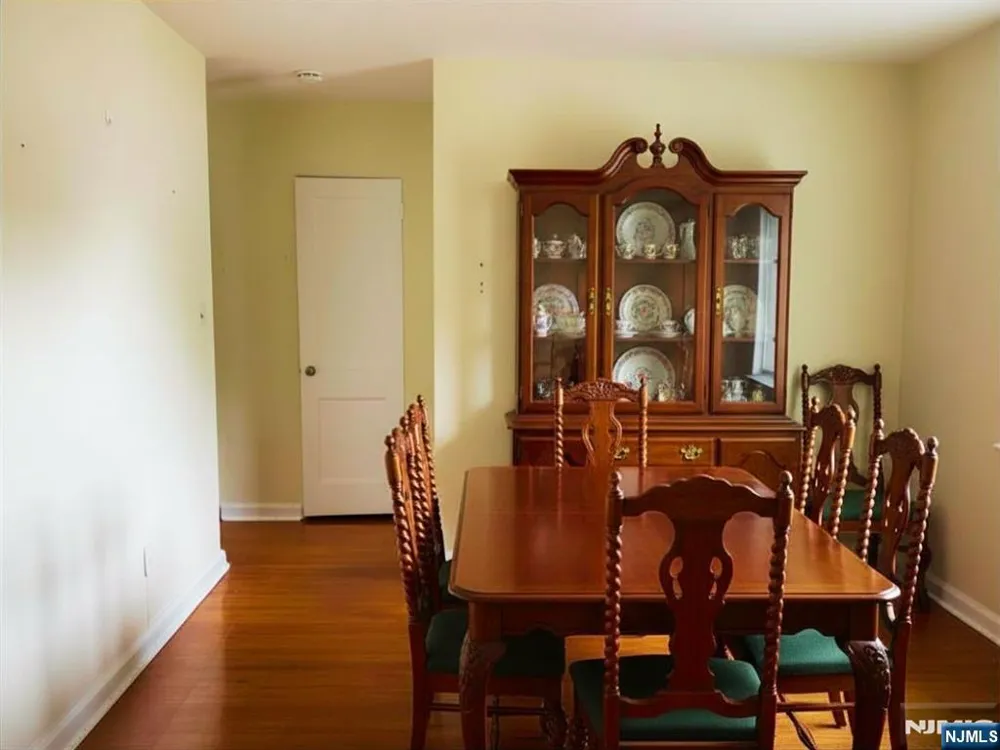 50 S 1st 4 B Bergenfield, NJ 07621