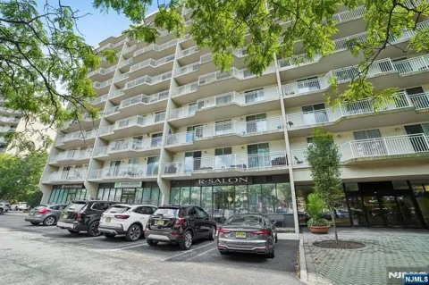 1055 River Road 312