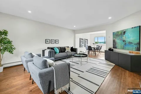 41A Edgewater Place