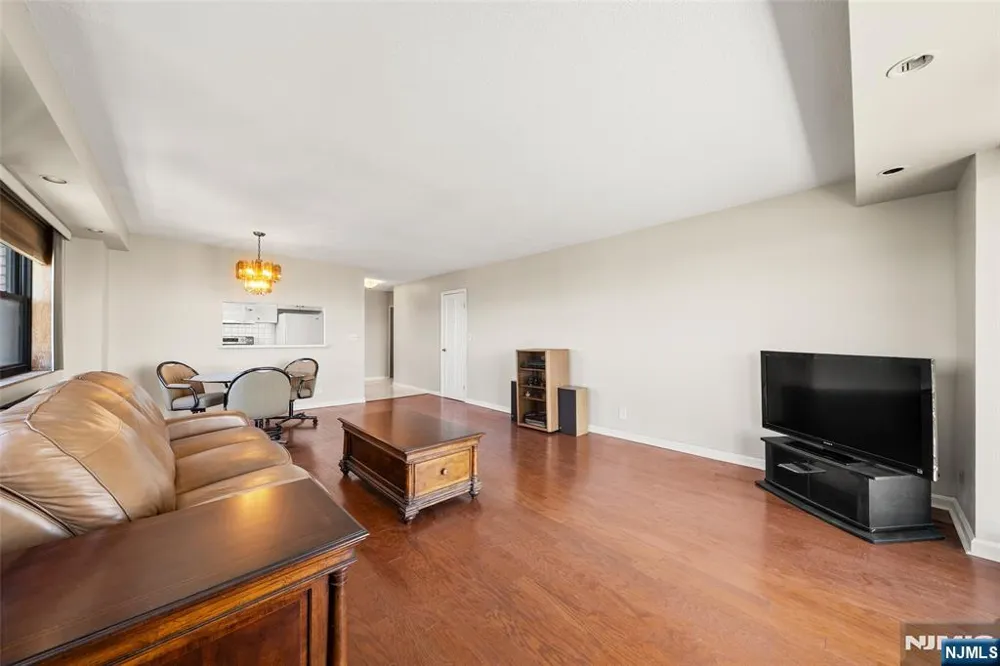 7855 Boulevard East 19L North Bergen, NJ 07047