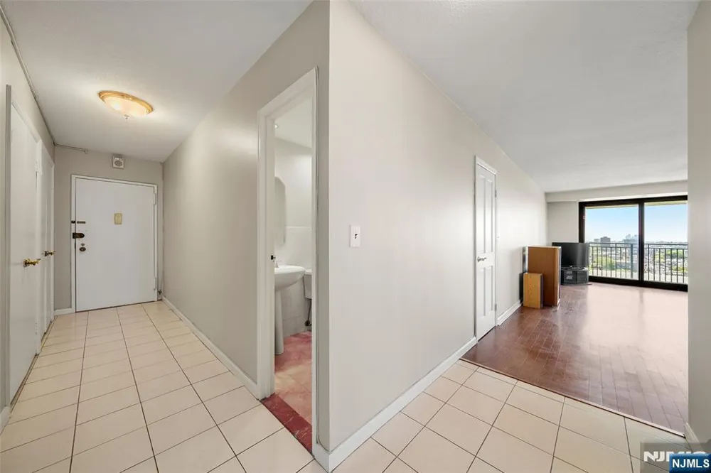7855 Boulevard East 19L North Bergen, NJ 07047