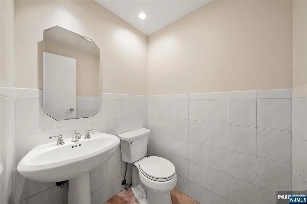 7855 Boulevard East 19L North Bergen, NJ 07047