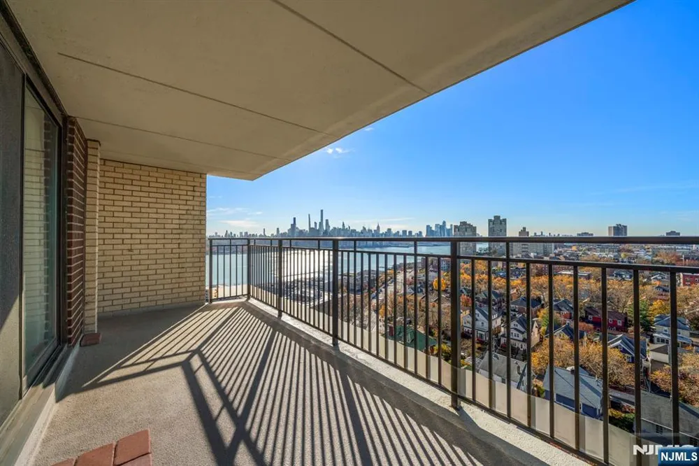 7855 Boulevard East 19L North Bergen, NJ 07047