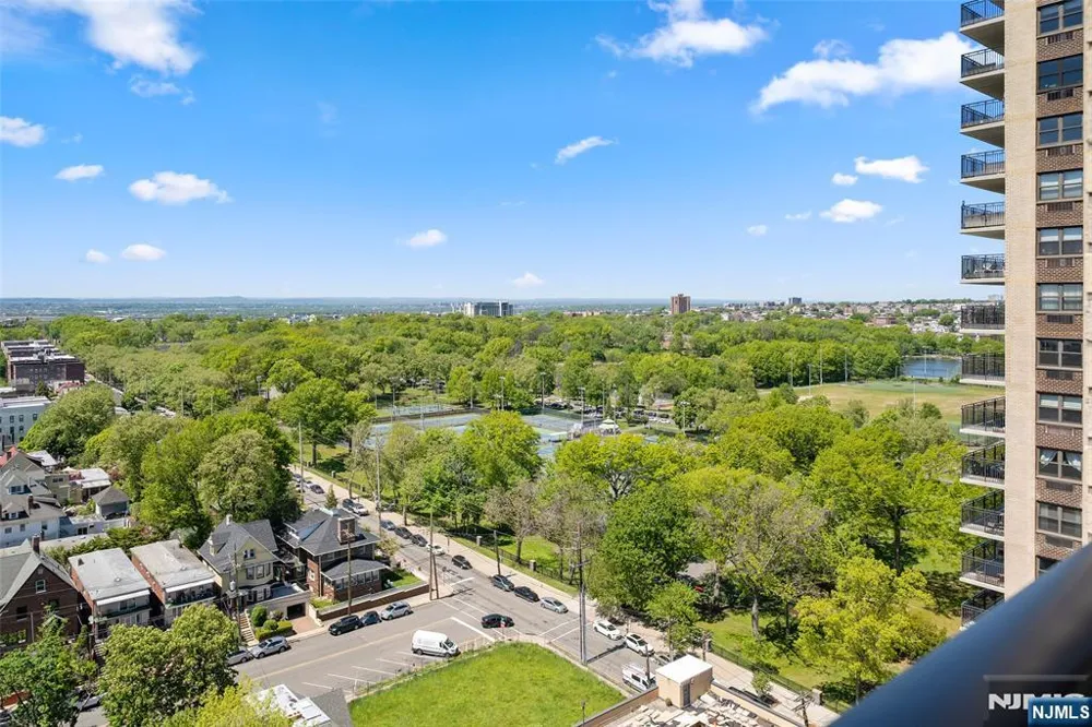 7855 Boulevard East 19L North Bergen, NJ 07047