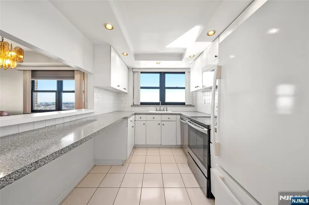 7855 Boulevard East 19L North Bergen, NJ 07047