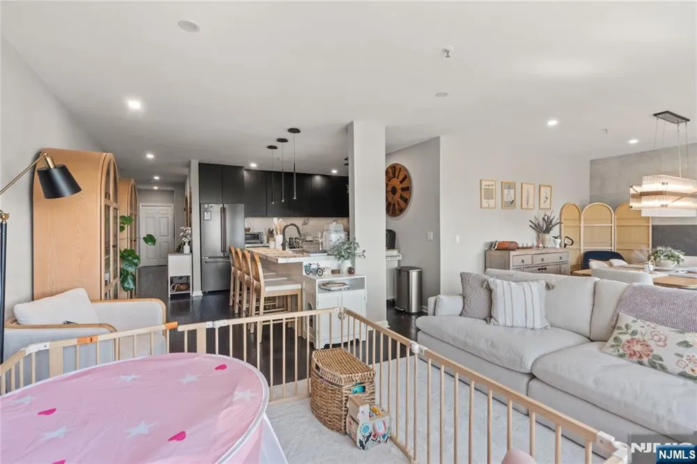226 The Promenade Edgewater, NJ 07020