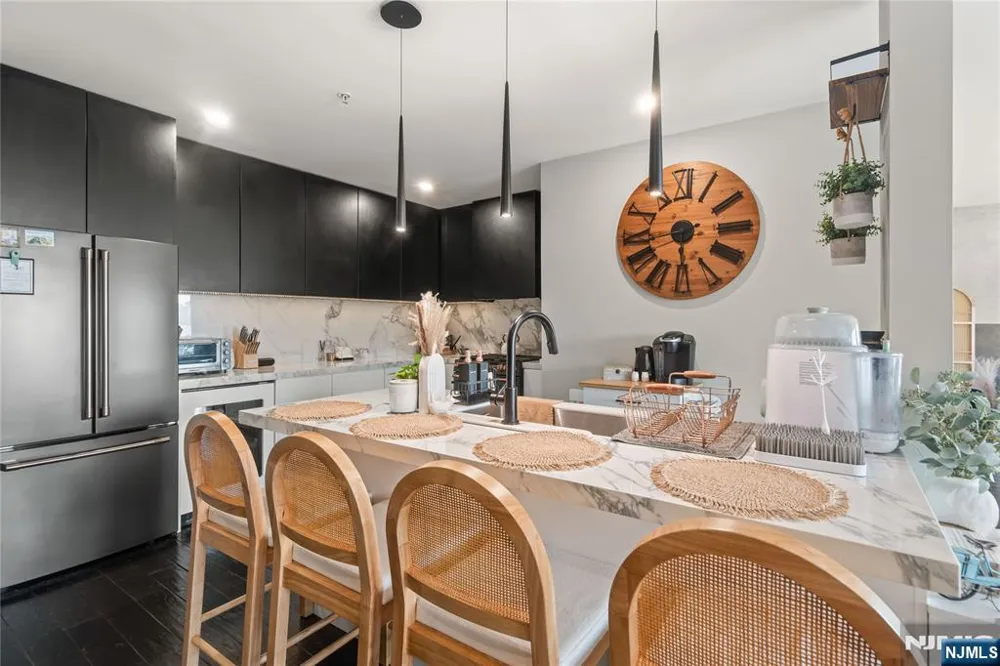 226 The Promenade Edgewater, NJ 07020