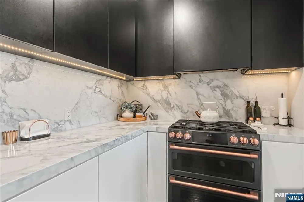 226 The Promenade Edgewater, NJ 07020