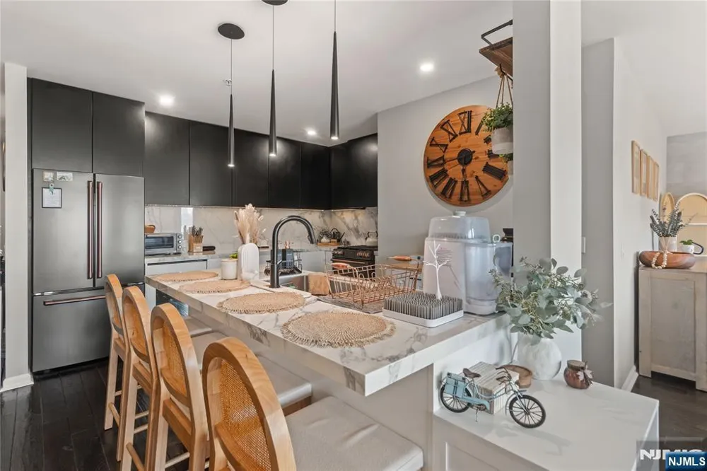 226 The Promenade Edgewater, NJ 07020