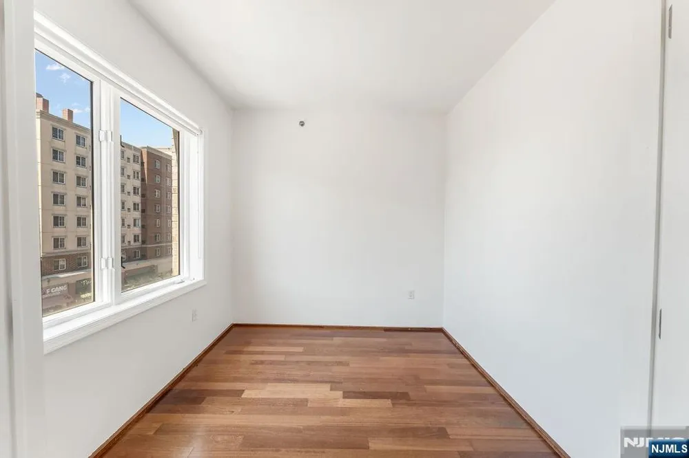 2305 City Place Edgewater, NJ 07020