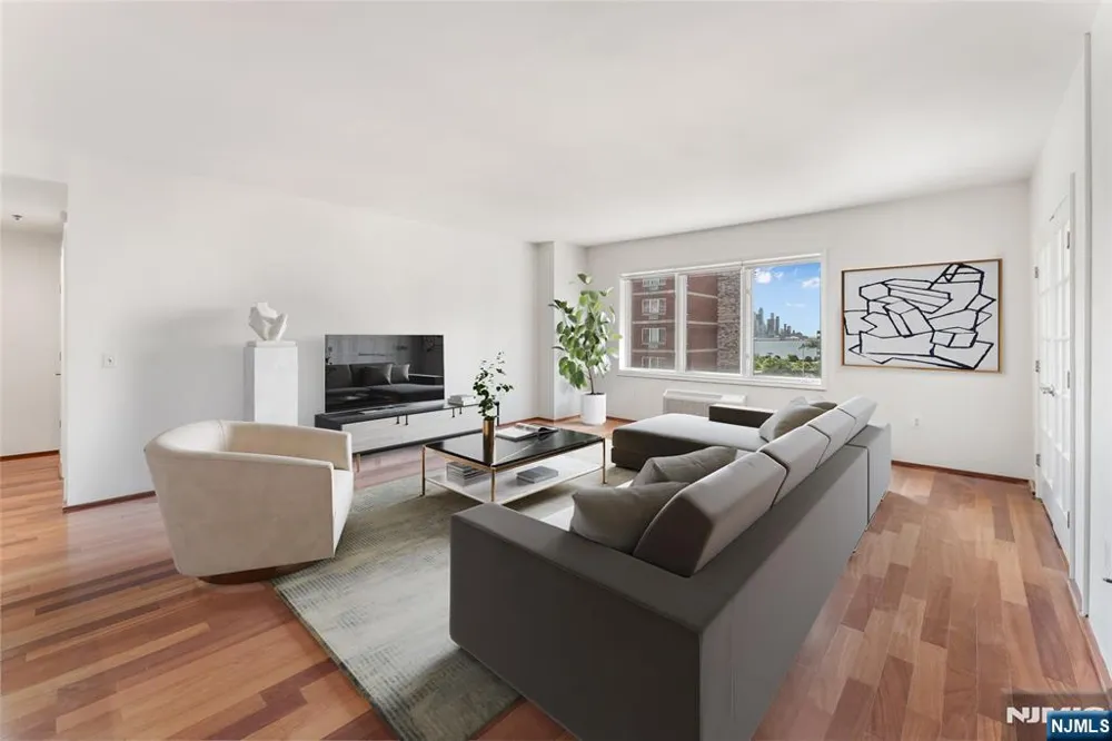 2305 City Place Edgewater, NJ 07020