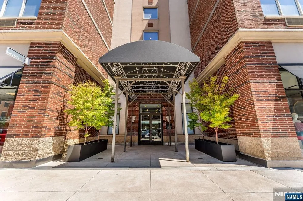 2305 City Place Edgewater, NJ 07020