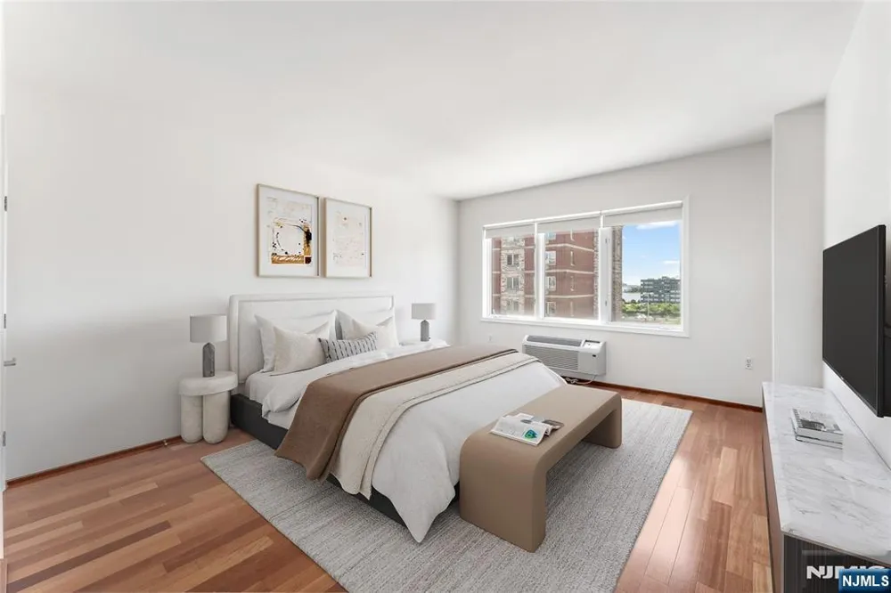 2305 City Place Edgewater, NJ 07020