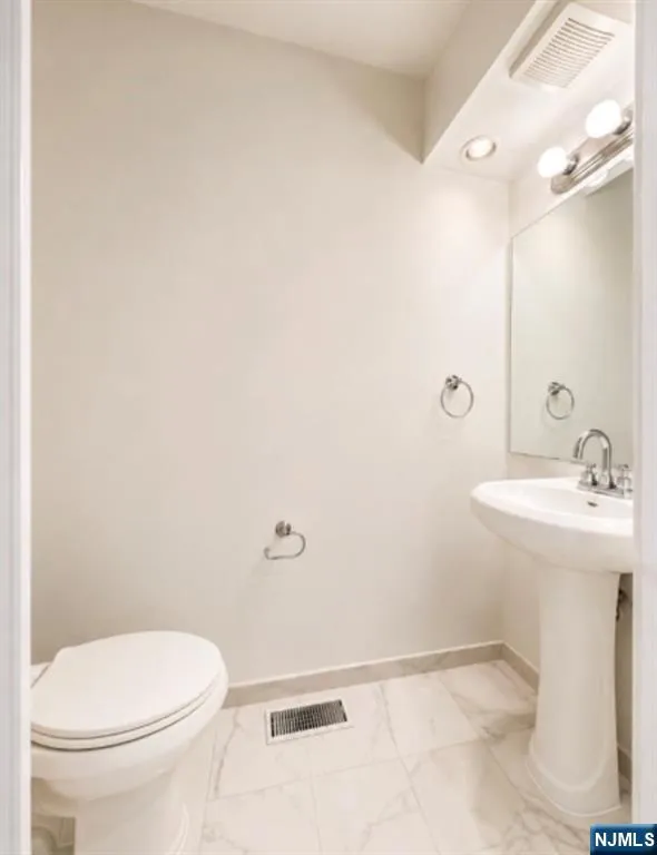 163 Marion Drive West Orange, NJ 07052