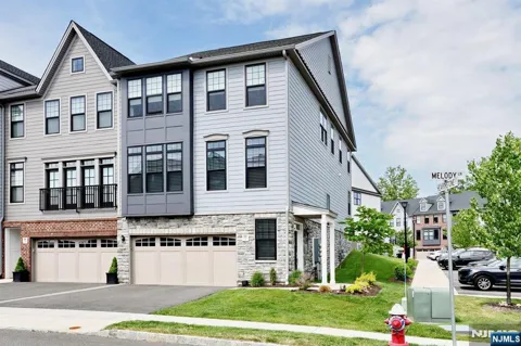 32 Melody Lane