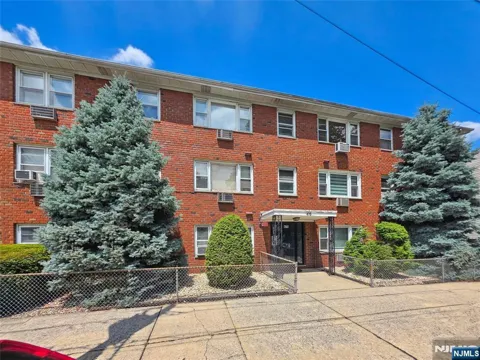 475 Elm Street 3A