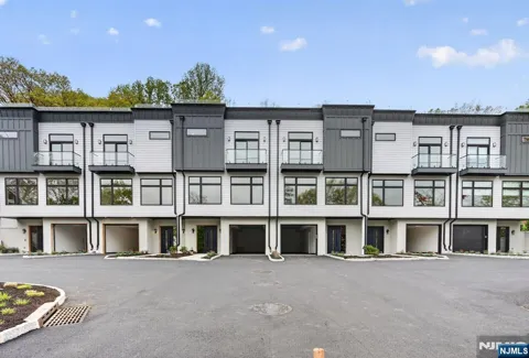 522 Valley Road 3